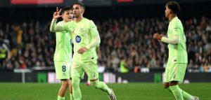 برشلونة يكتسح فالنسيا برباعية نظيفة في الشوط الأول من ربع نهائي كأس الملك