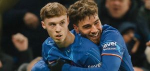 تشيلسي يحقق انتصارًا مثيرًا 2-1 في ديربي لندني ضد ويست هام